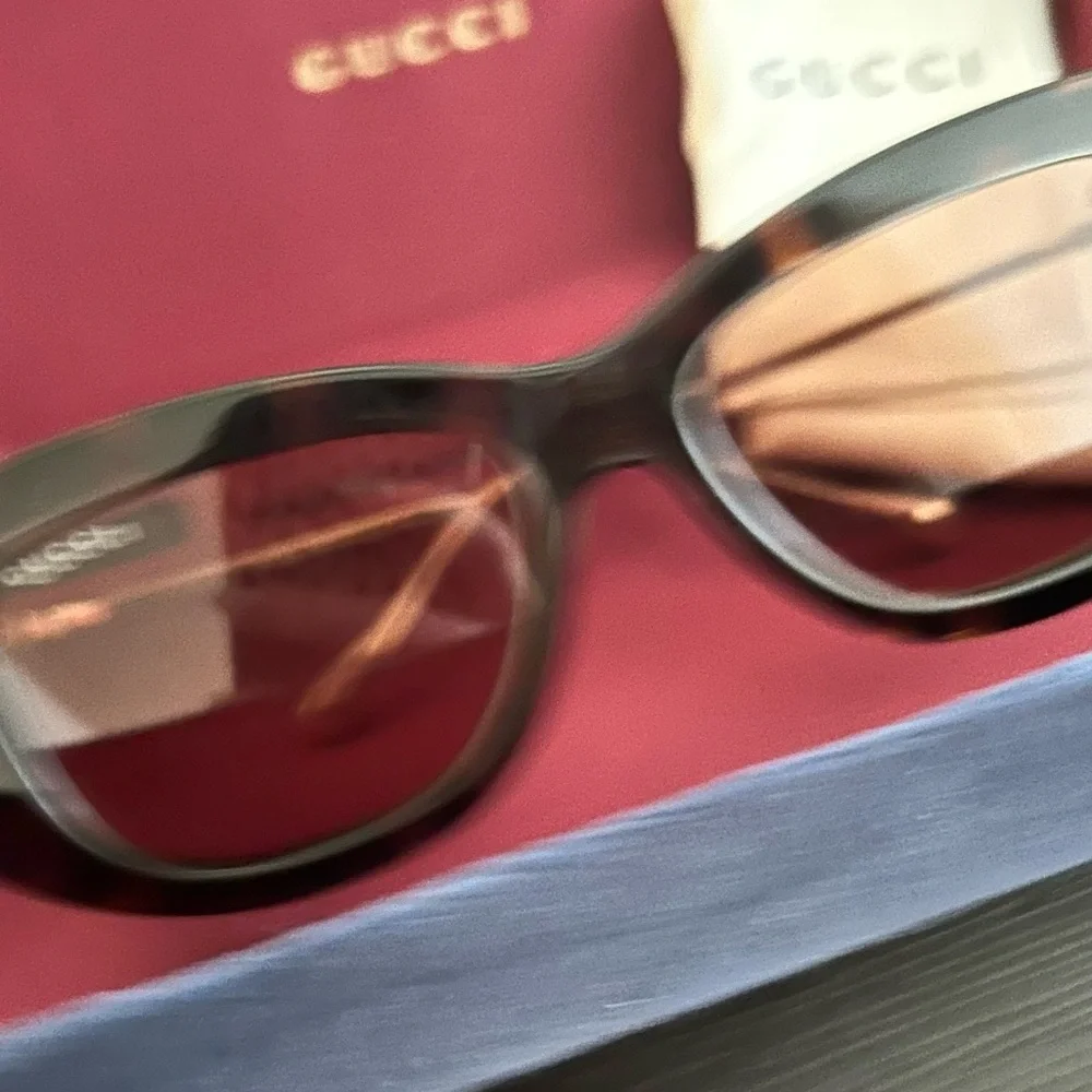 Gucci Women’s Sunglasses with Case - Never Worn, Brand New - Picture 2 of 5